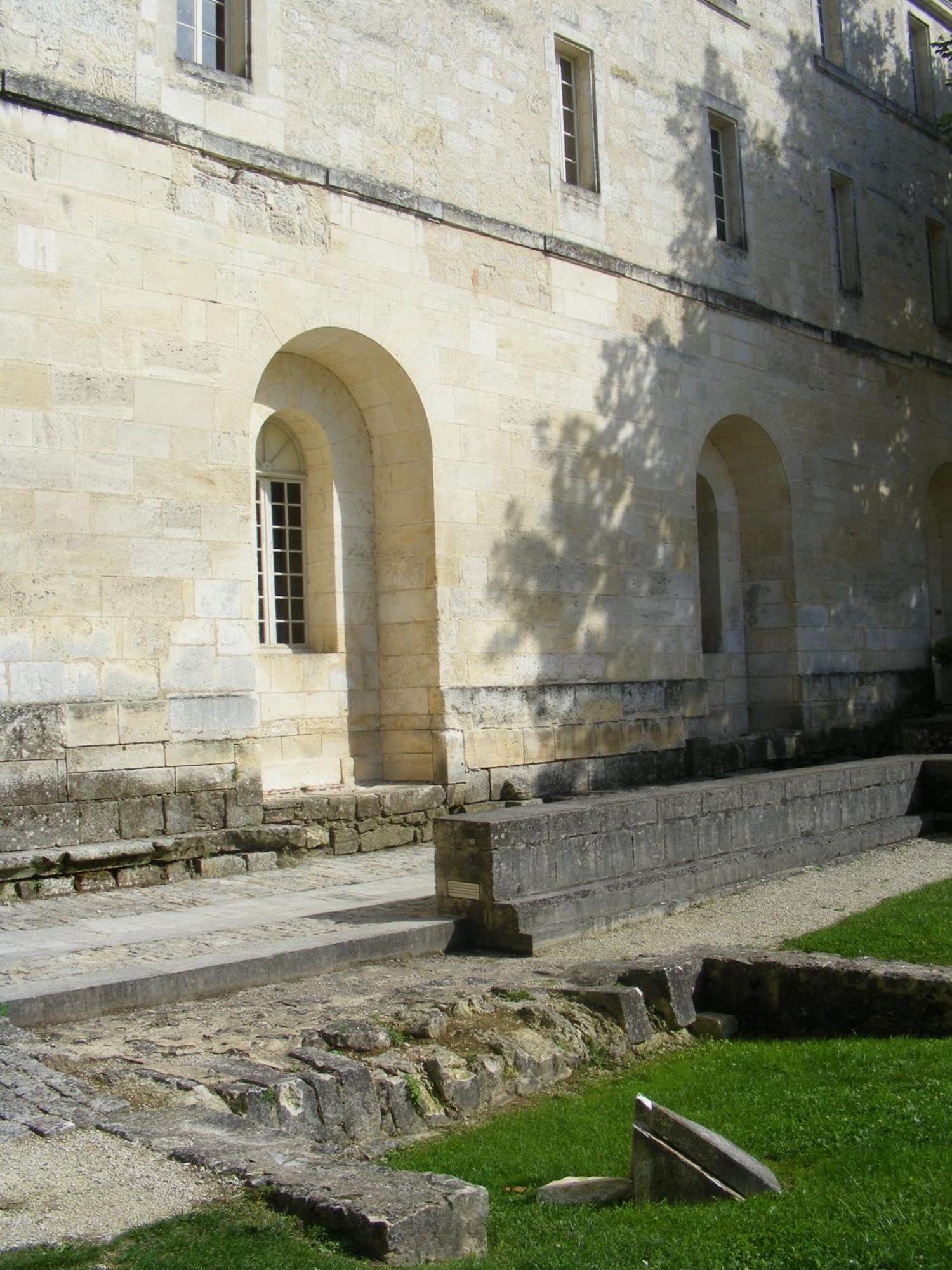 Les Chambres De L'Abbaye Saintes Exterior photo